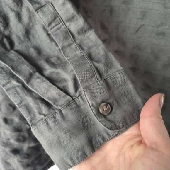 J. Jill Oversized Green Top Size L Slightly Sheer 100% Cotton Collared V Neck - Picture 4 of 6